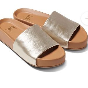 NEW Beek Pelican Sandals Size 7 7.5 Platinum/Beach new without box